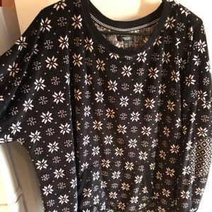 Vera Wang snowflake pajama set